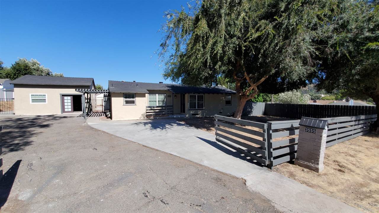 3555 Helix St - Photo 1