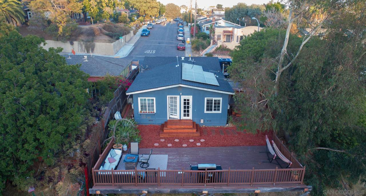 2748 30th St - Photo 1
