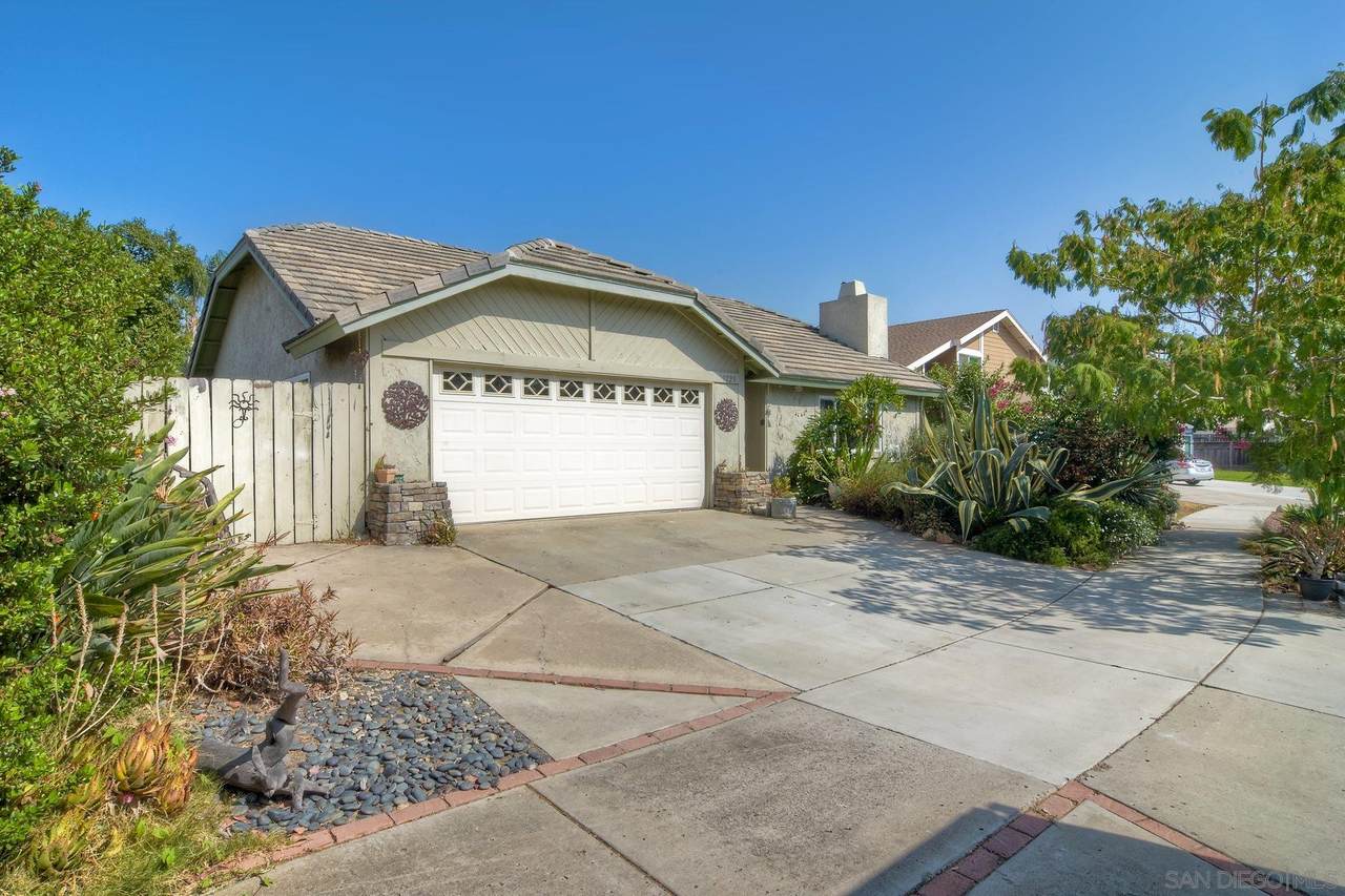 1223 Armstrong Cir - Photo 1