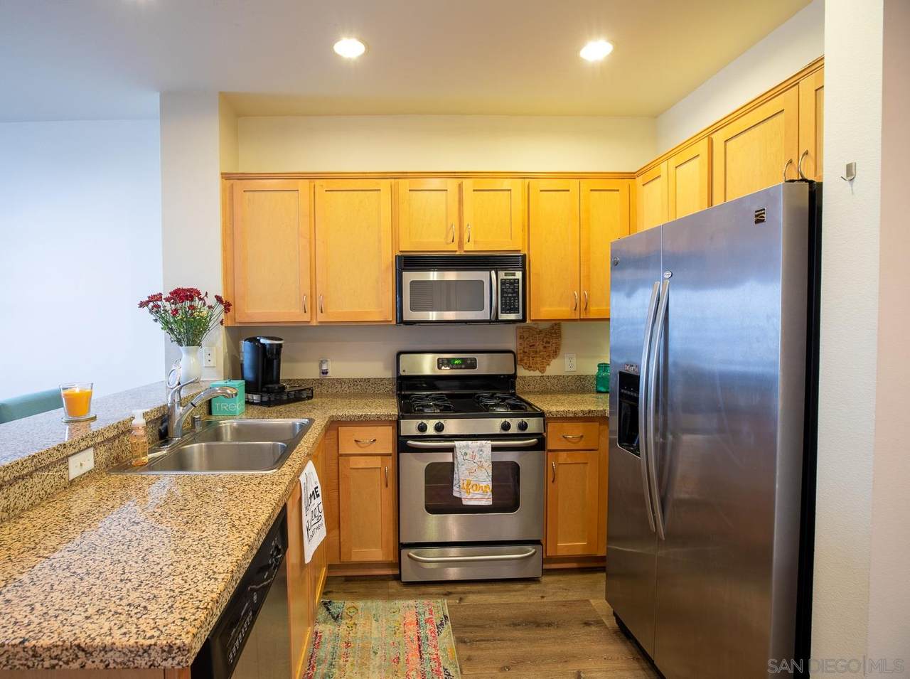450 J St - Photo 1