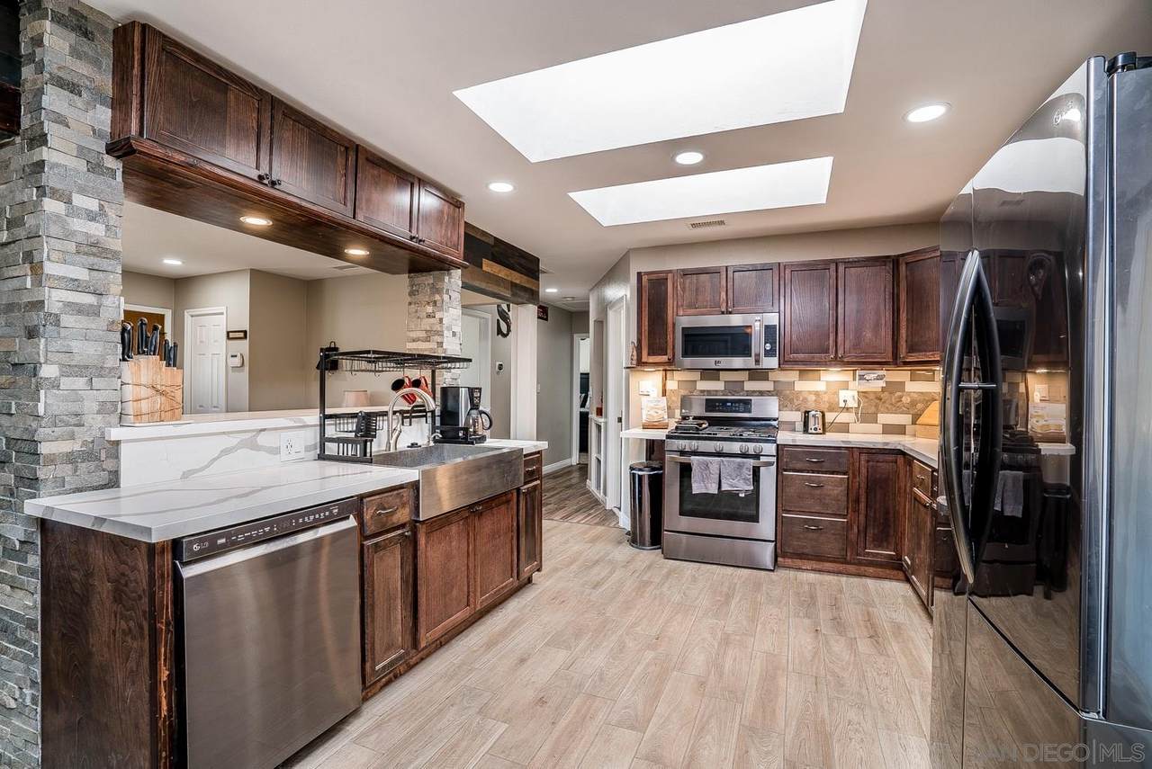 9355 Marilla Dr - Photo 1
