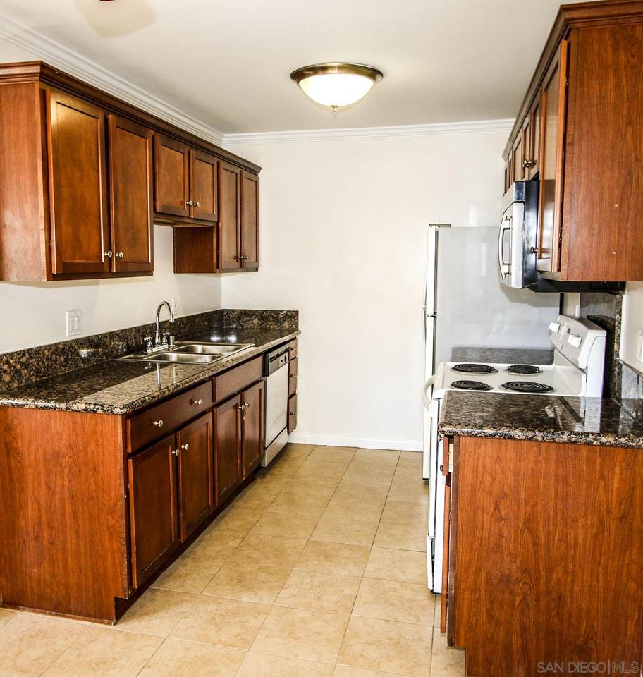 255 2nd St - Photo 1
