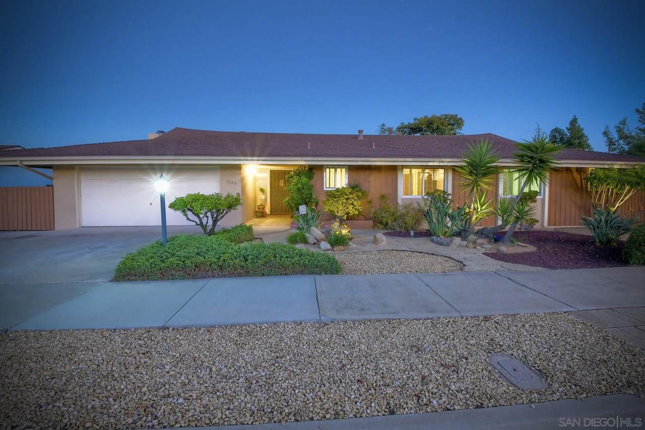 1225 Hacienda Dr - Photo 1