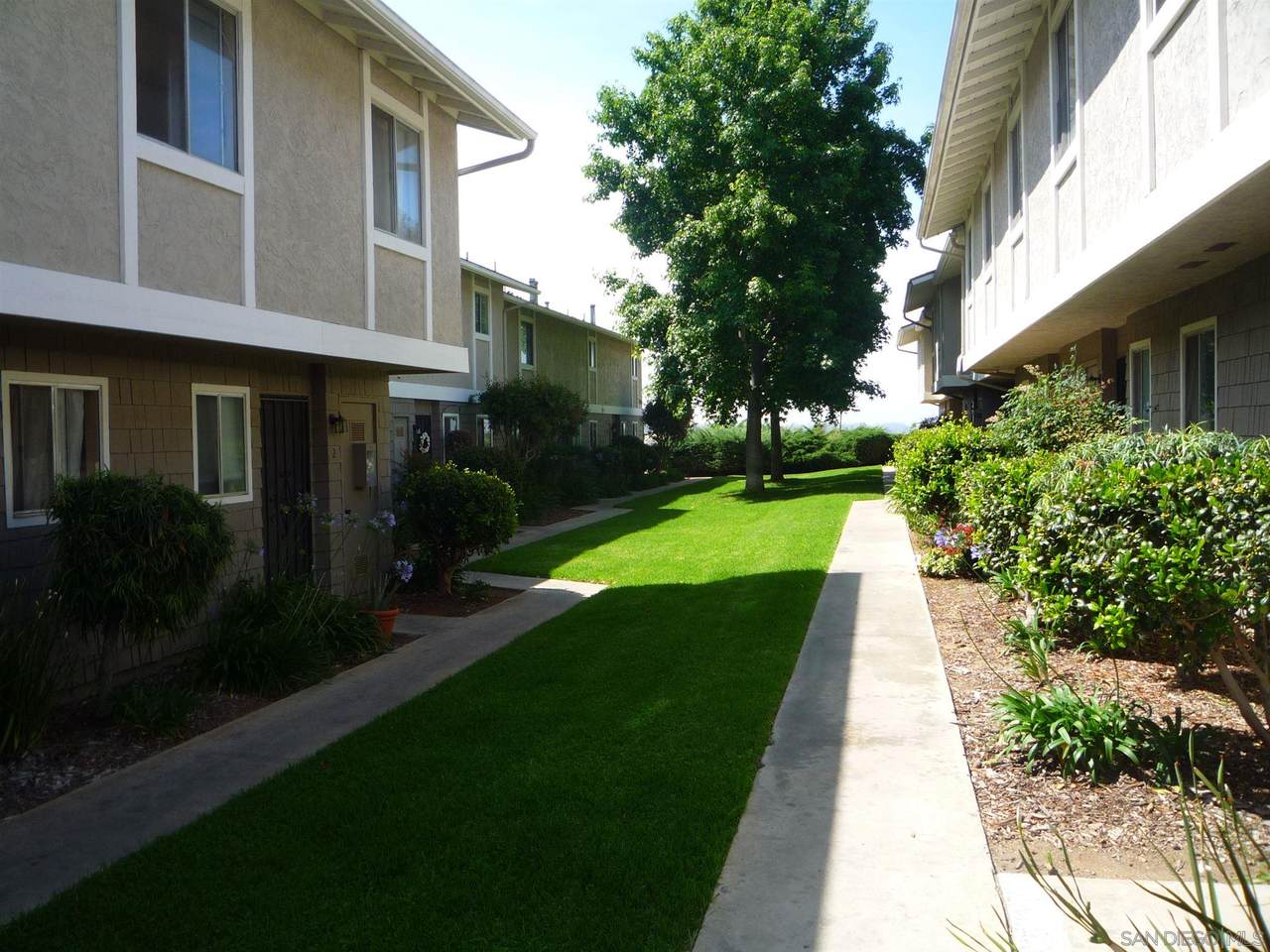 2112 E Vista Way - Photo 1