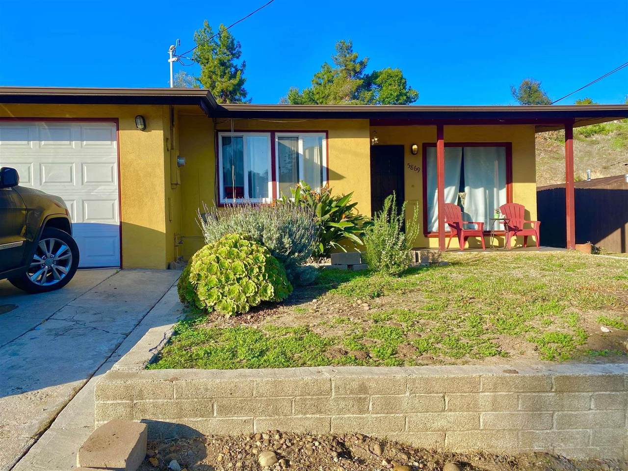 5869 Lynn Street - Photo 1
