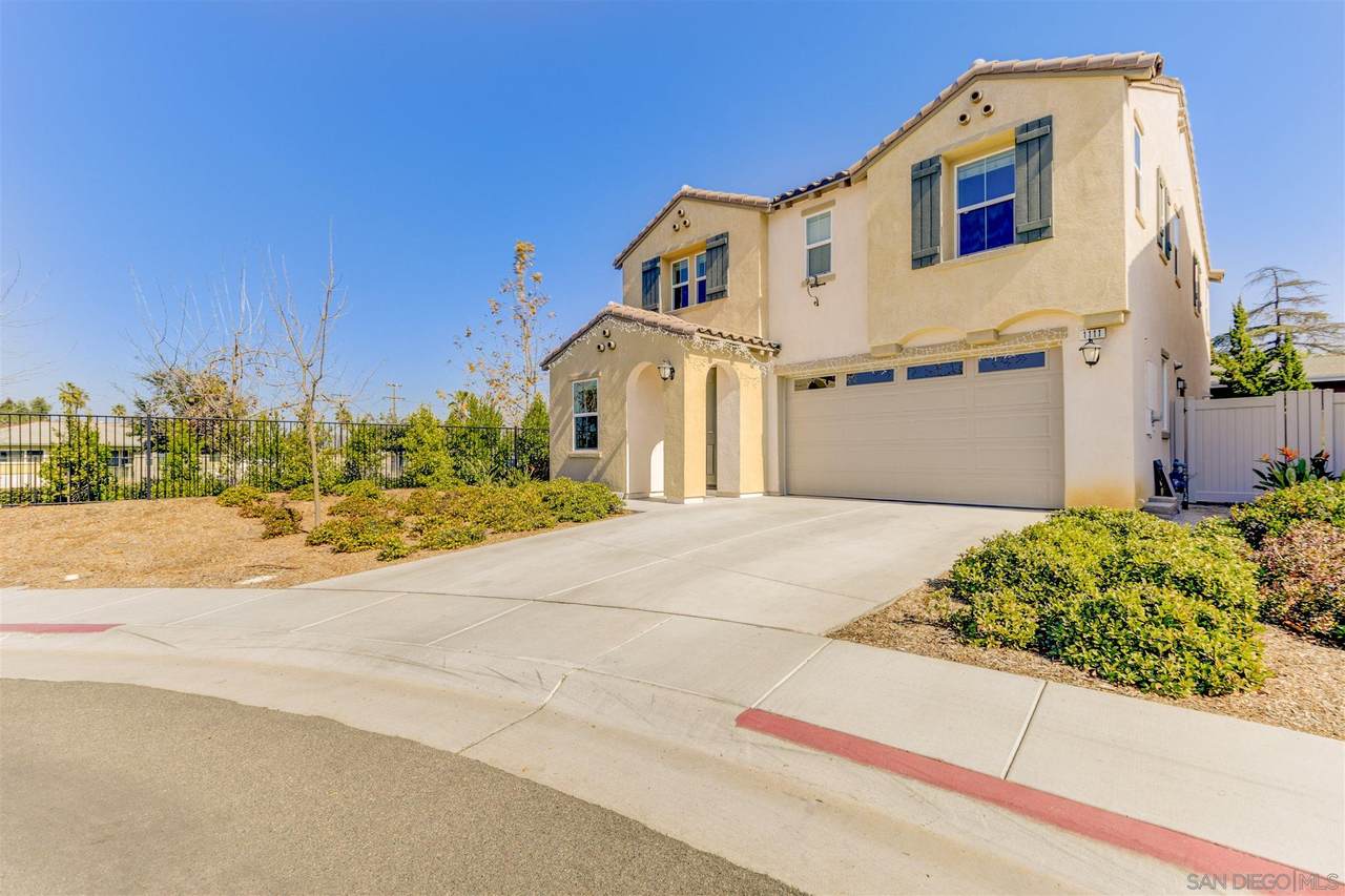 1111 White Oak Ct. - Photo 1