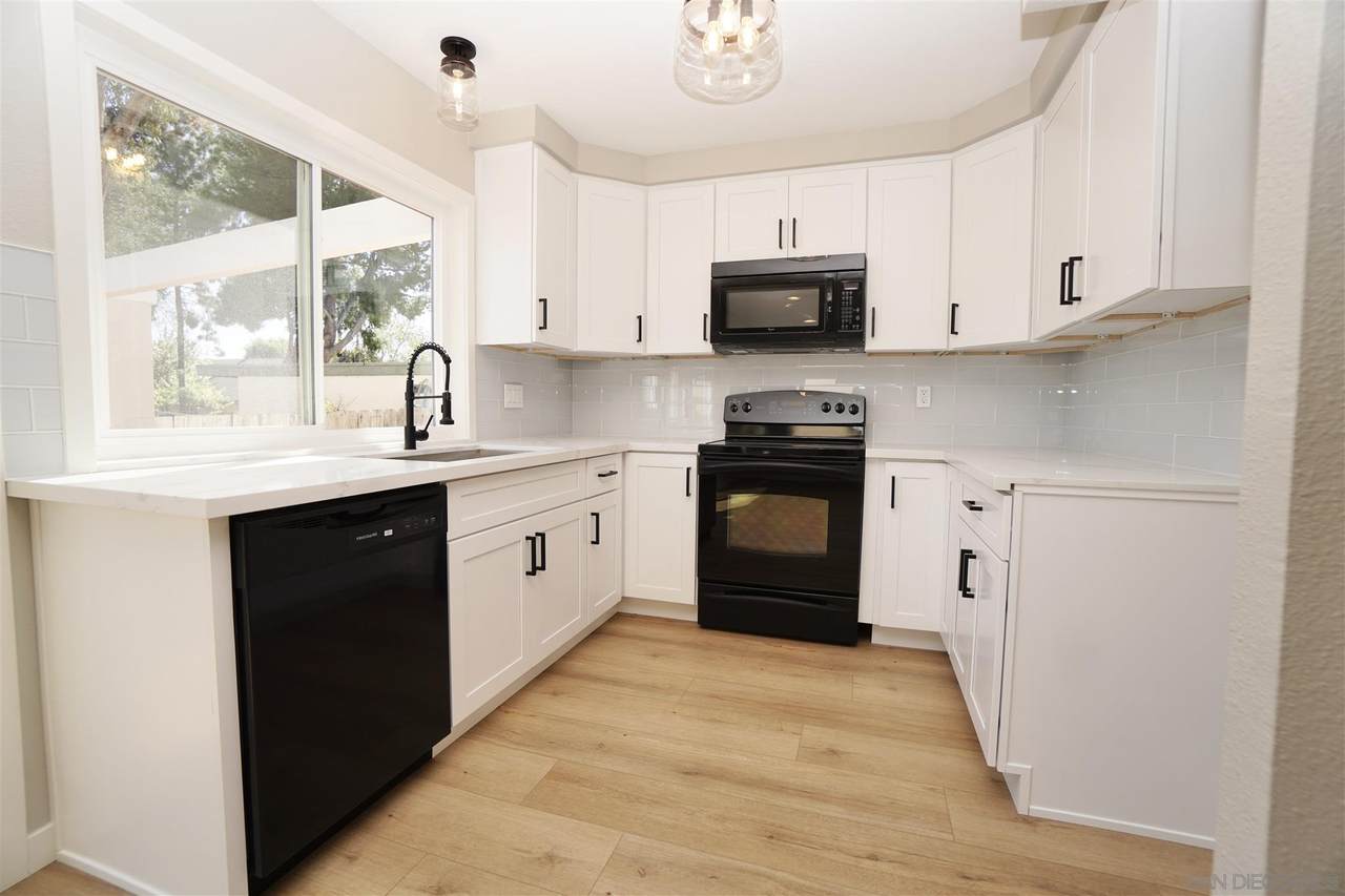 10778 Esmeraldas Drive - Photo 1