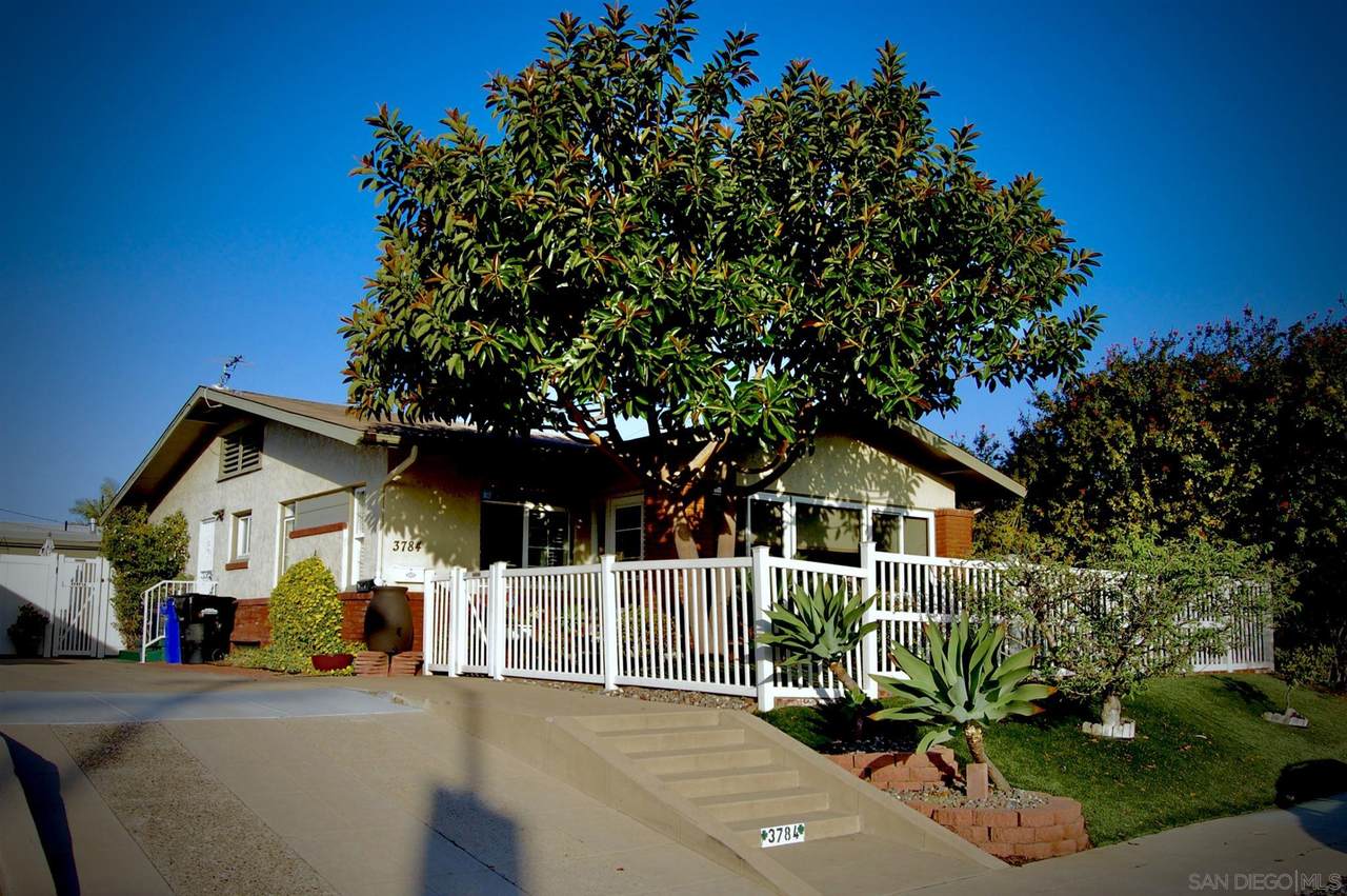 3784 Goldfinch St - Photo 1