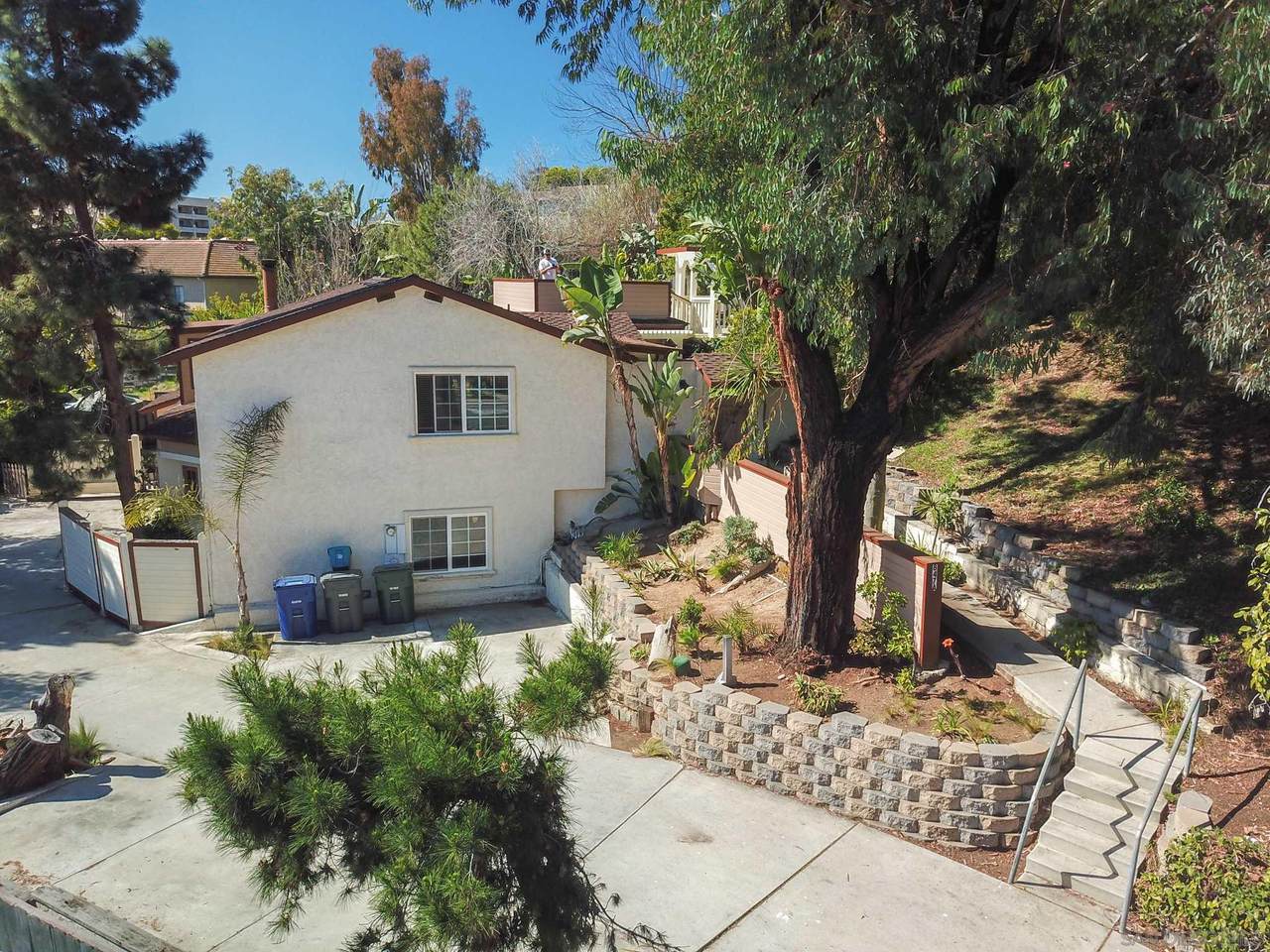 847 Stevens - Photo 1