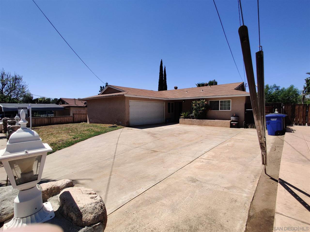 1288 Camillo Way - Photo 1