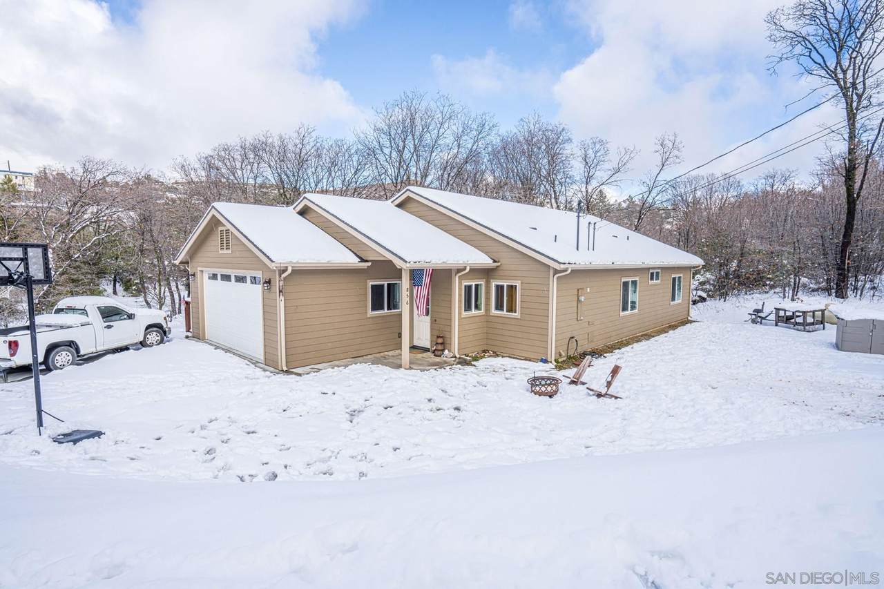 856 Pine Cone Dr - Photo 1