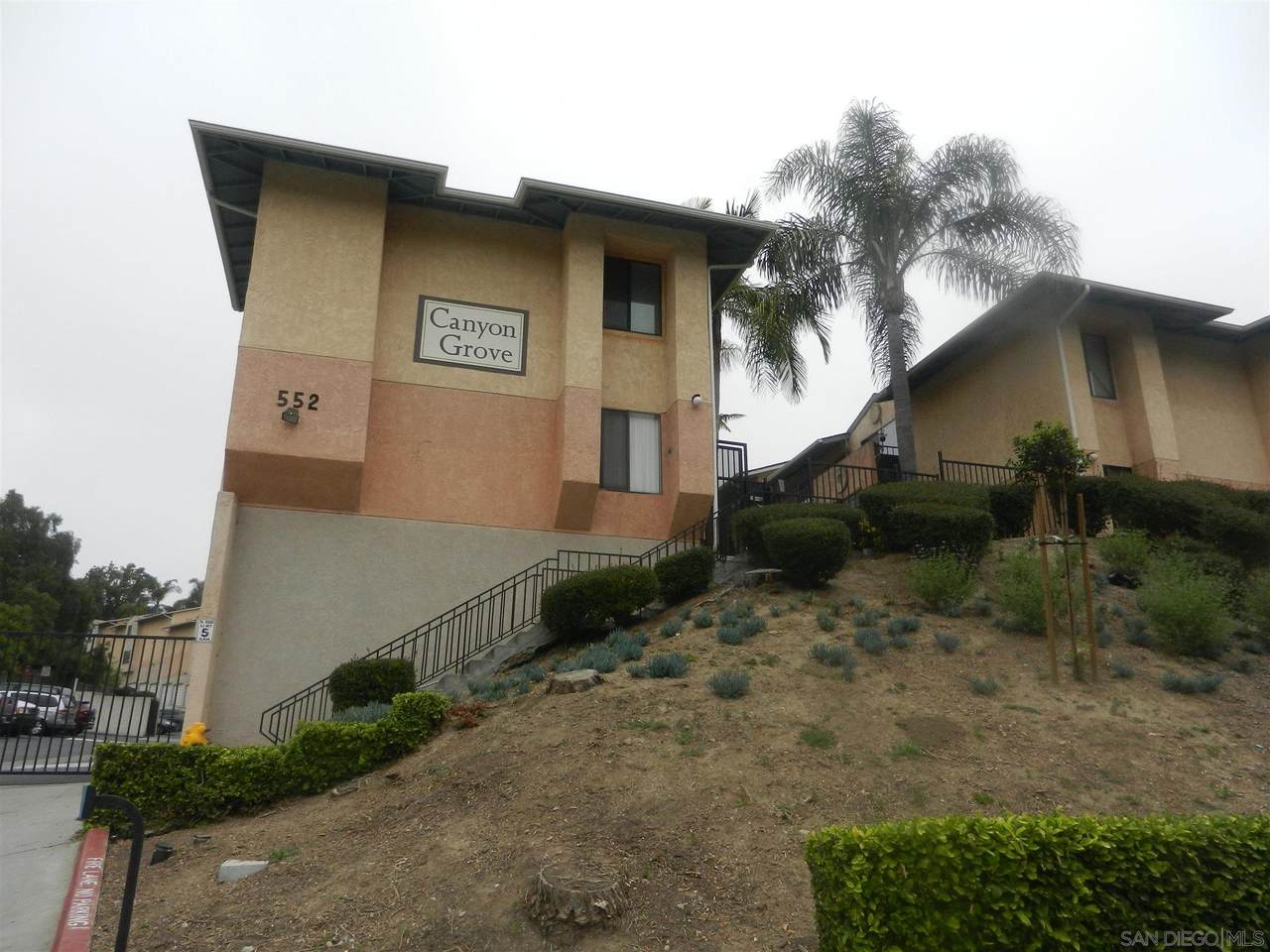 552 Canyon Dr - Photo 1