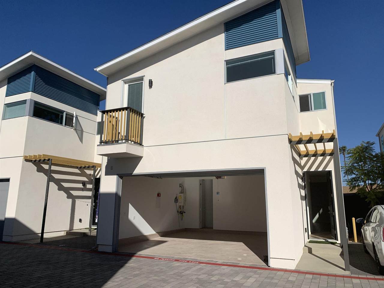 1166 Holly Ave - Photo 1