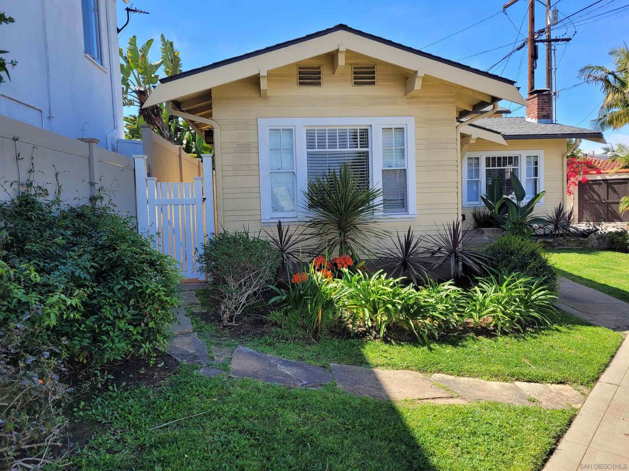 817 Olive Ave - Photo 1