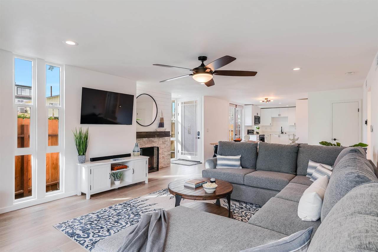 2735 Mission Blvd - Photo 1