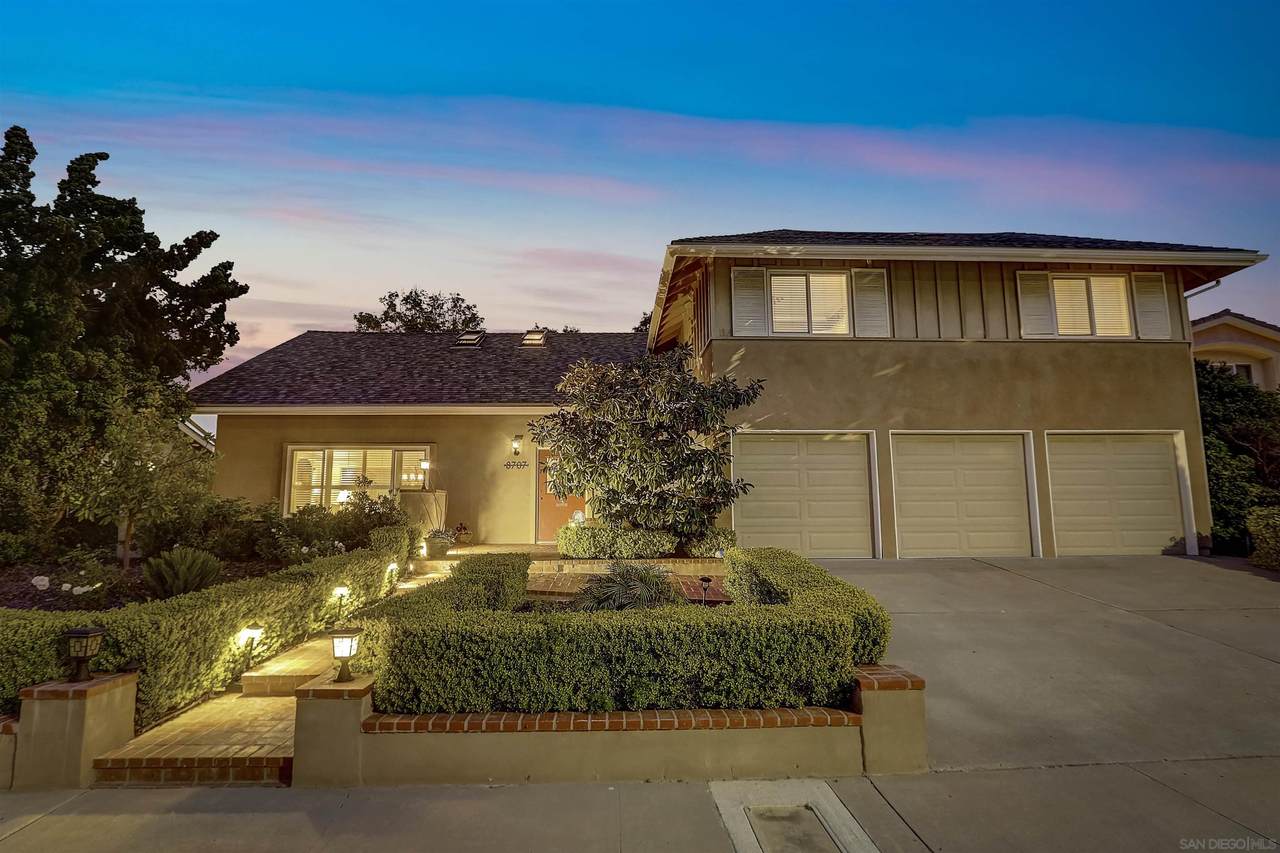 8707 Robin Hood Ln - Photo 1