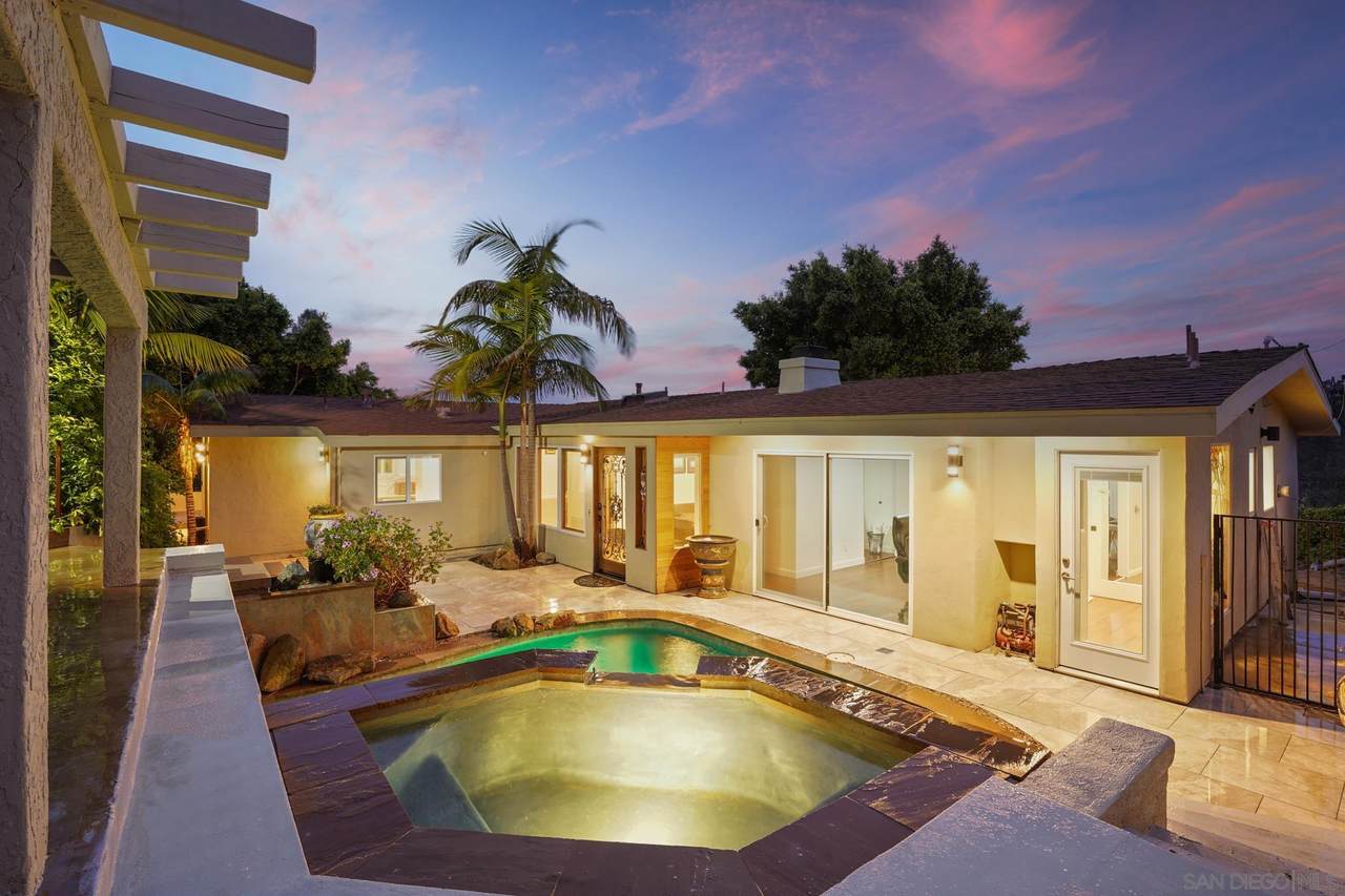 900 Highland Dr - Photo 1