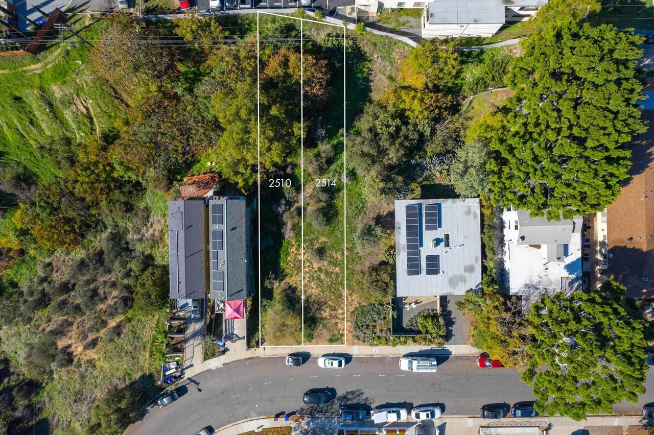 2514 44th St - Photo 1