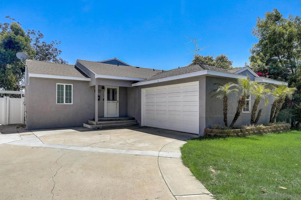 4877 Twain Ave - Photo 1