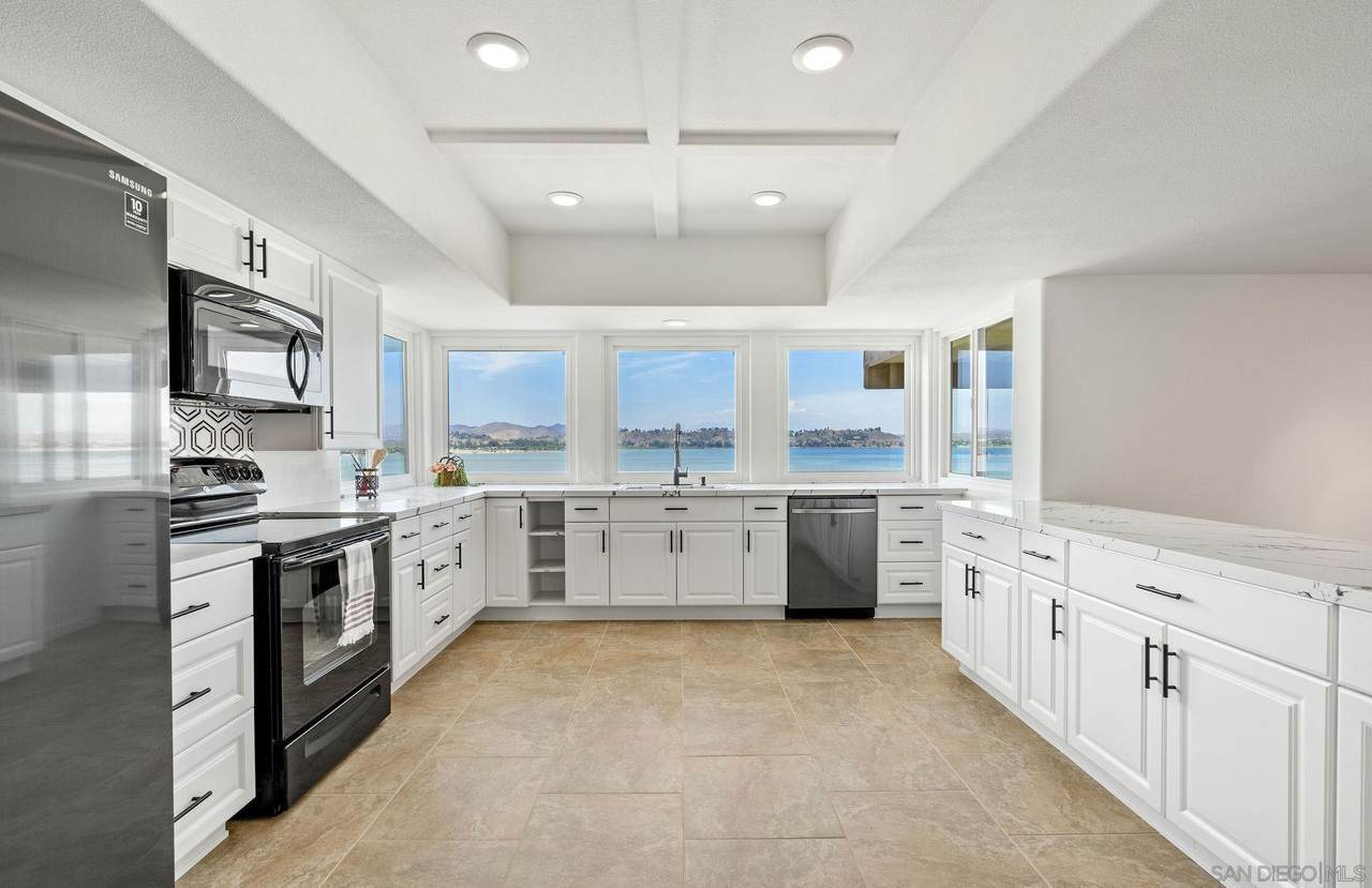 15798 Grand - Photo 1