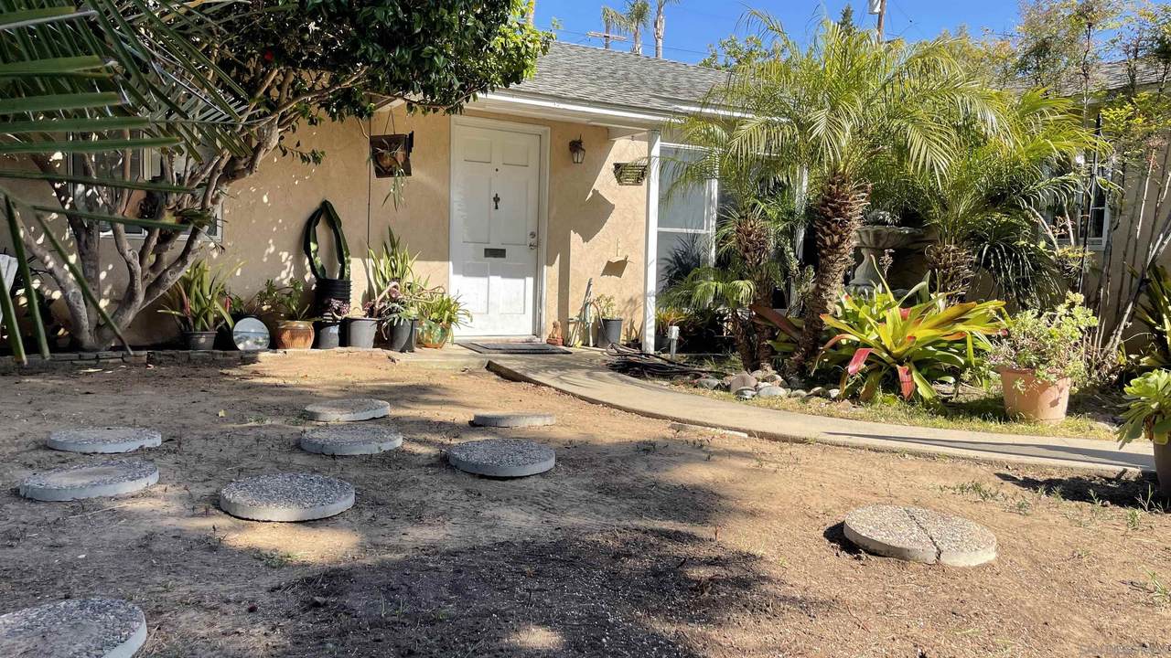 1714 Catalina Blvd - Photo 1