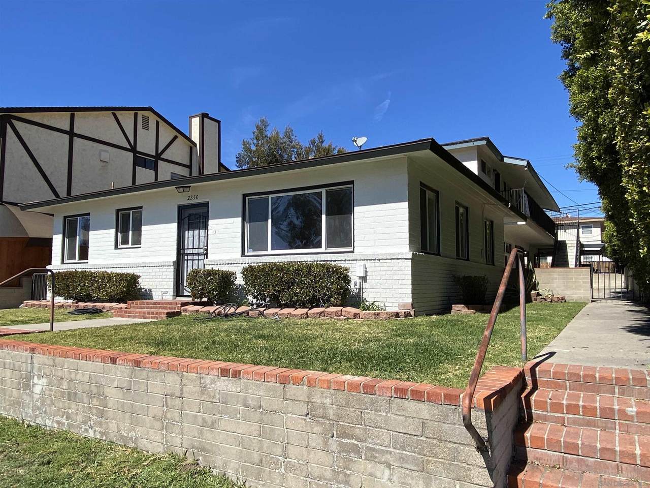 2250-54 Garnet Ave - Photo 1