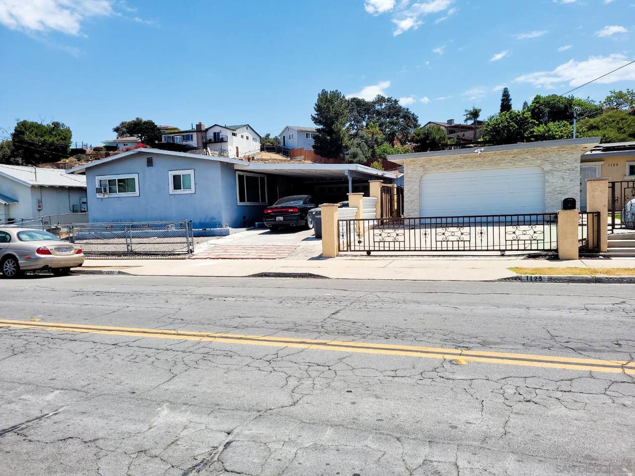 1121 Olive Ave - Photo 1