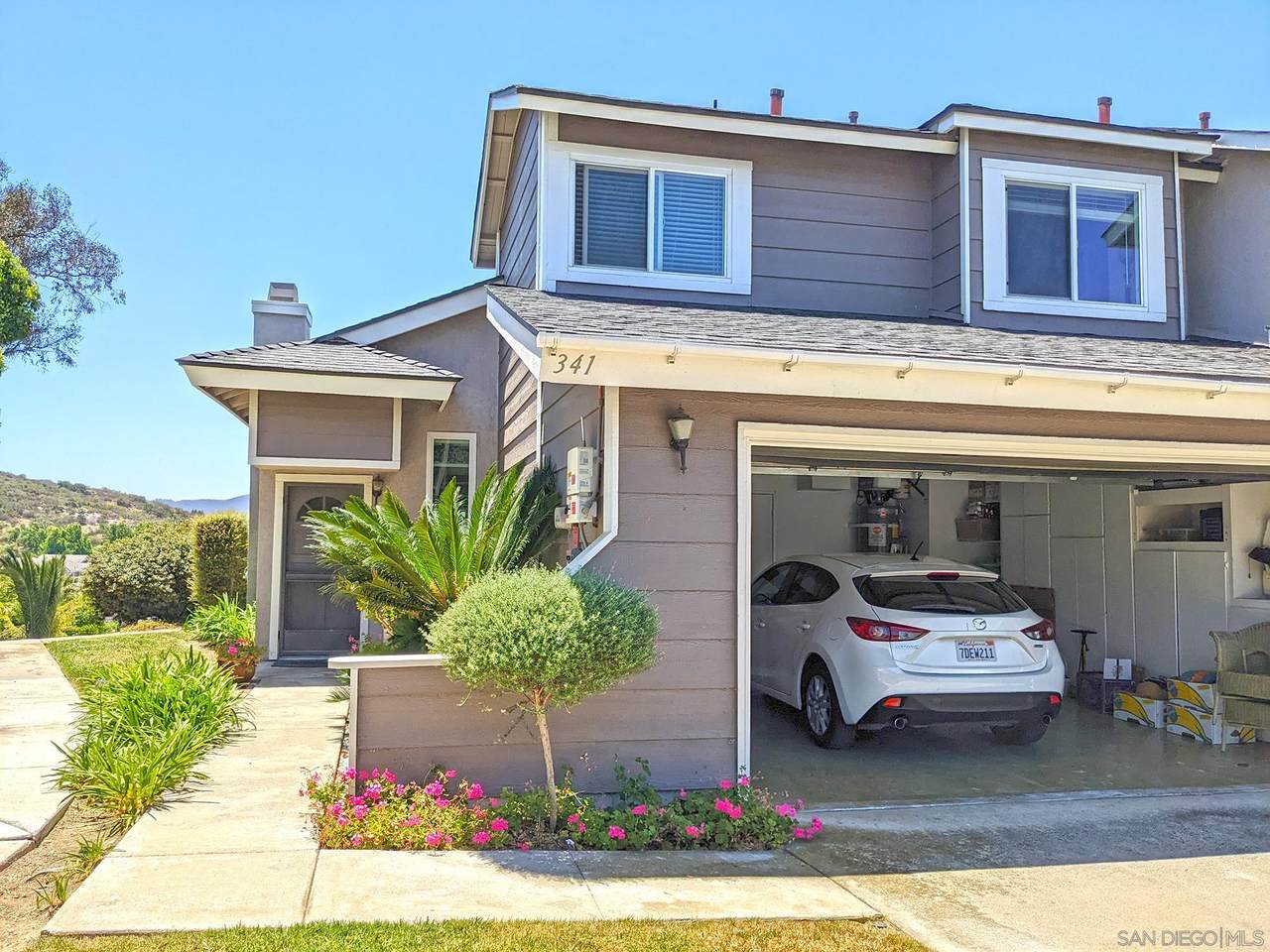341 Rolling Hills Ln - Photo 1