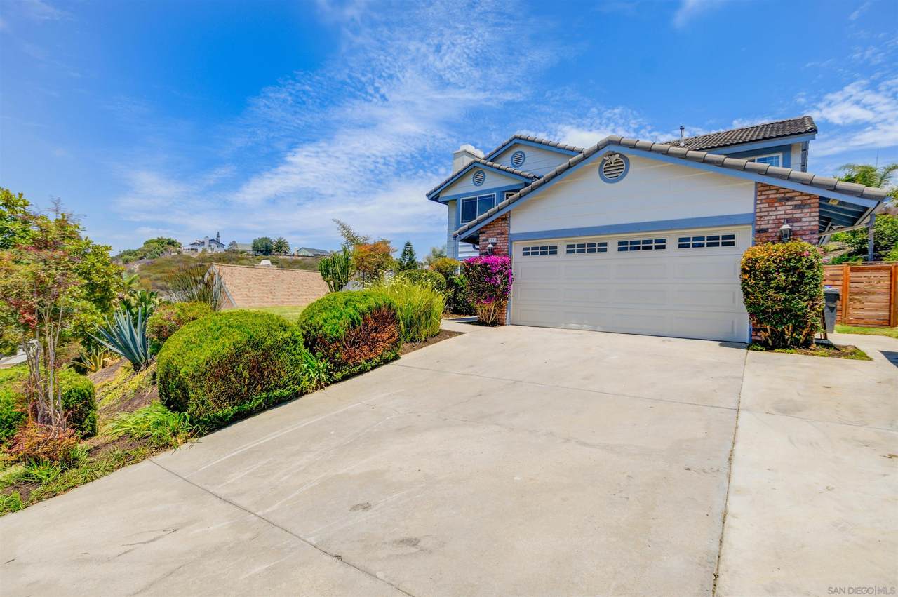2916 Columbia Drive - Photo 1