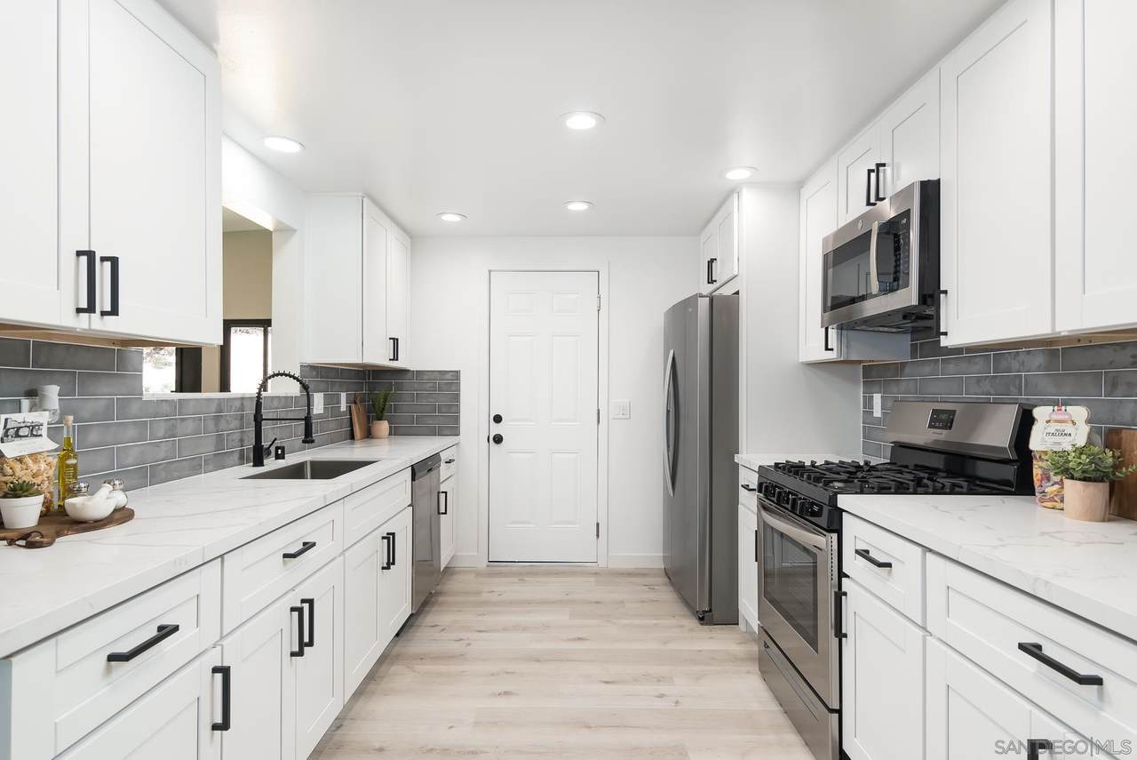 1152 Monte Vista Dr. - Photo 1