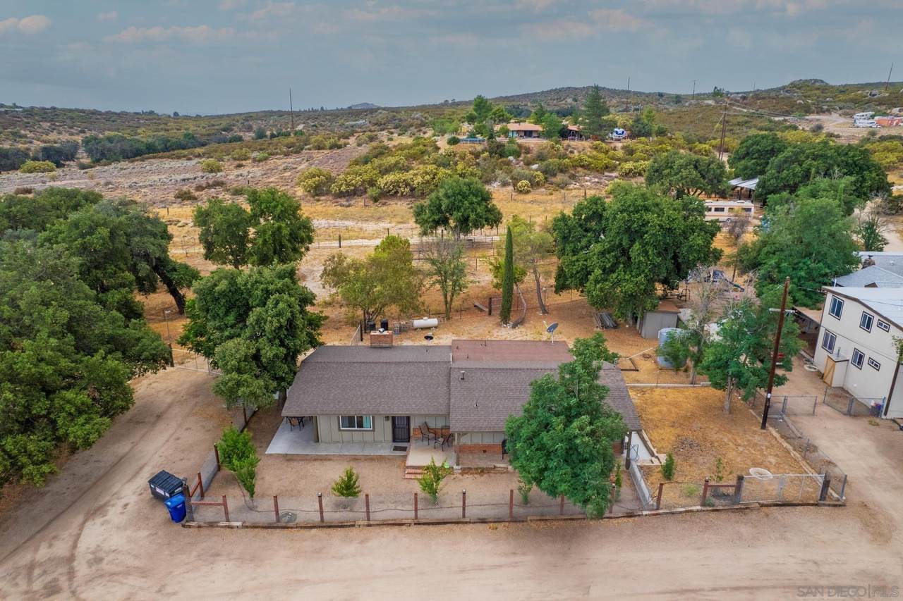 39315 Mildred Ave - Photo 1
