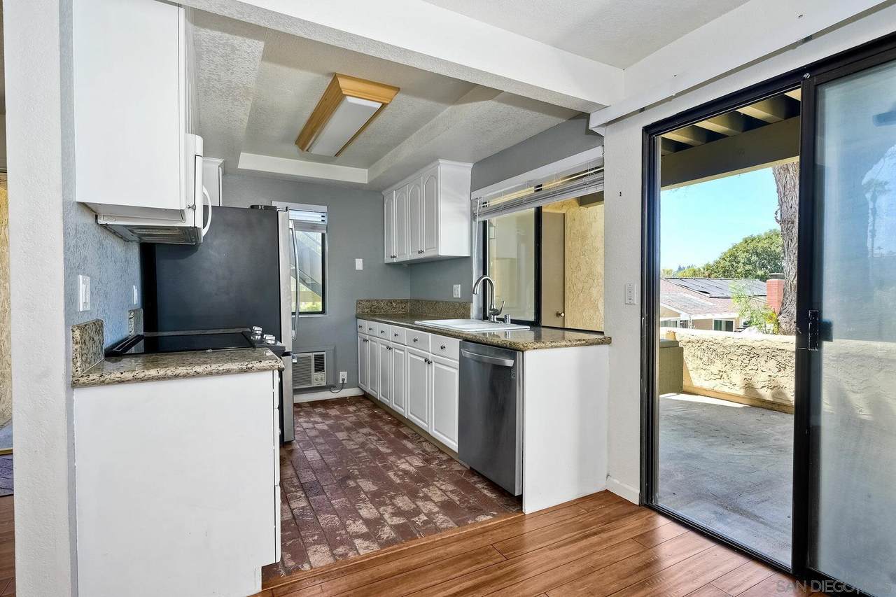6736 Oakridge Rd - Photo 1