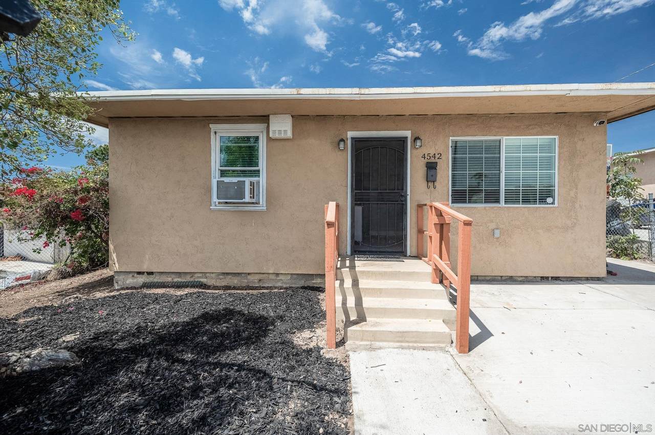 4542 G St - Photo 1