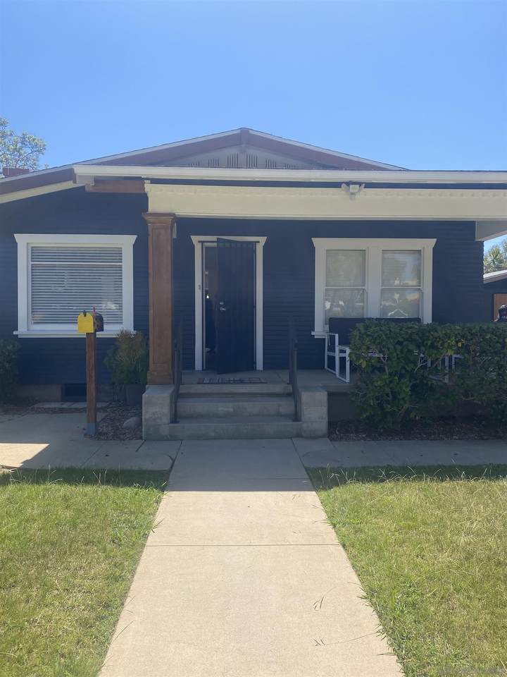 2720 L Avenue - Photo 1