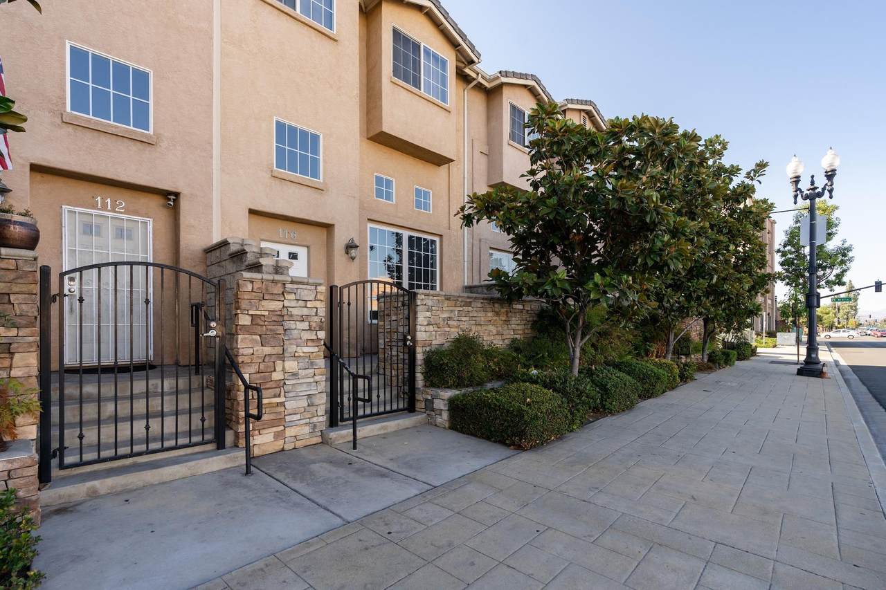 112 Douglas - Photo 1