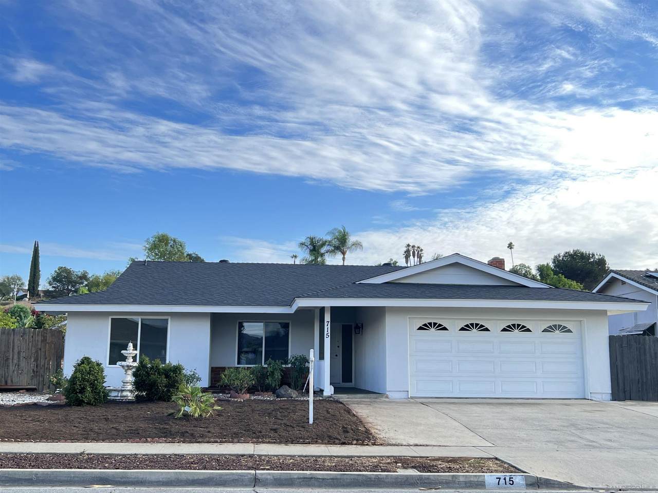715 Rose St - Photo 1
