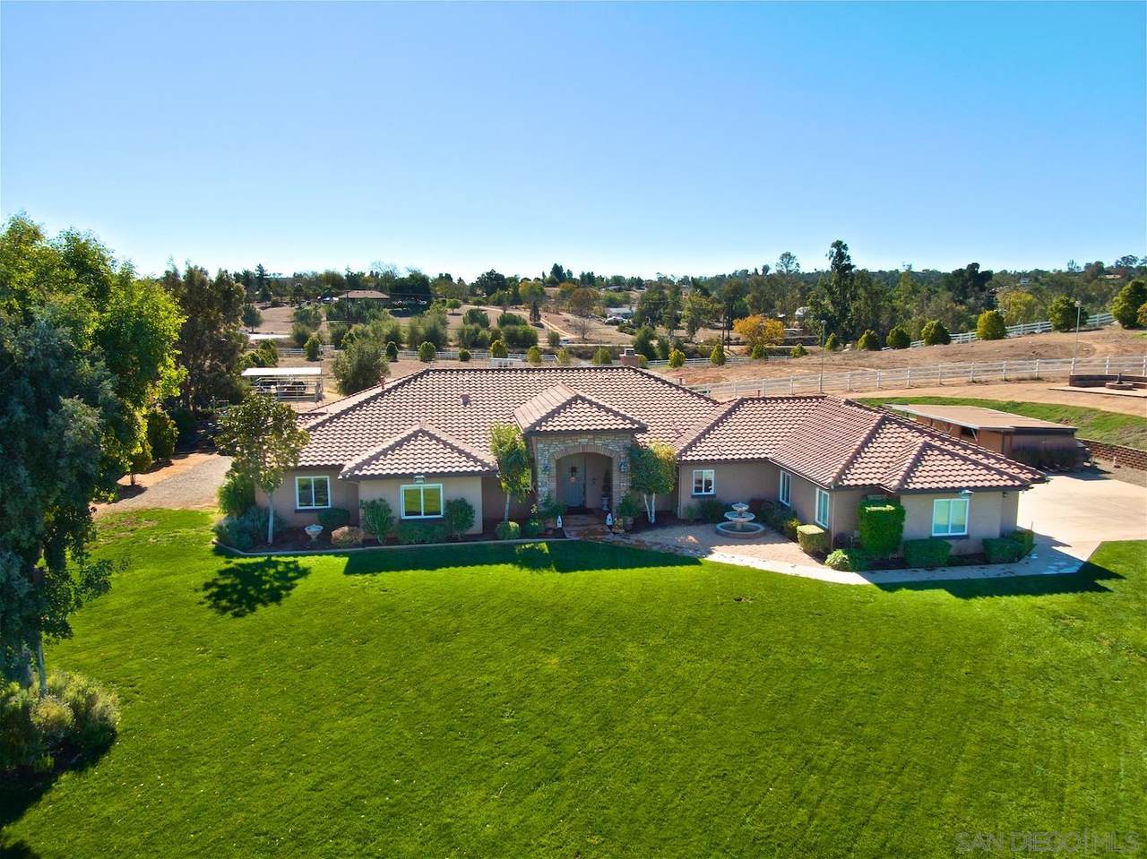940 Heritage Ranch Rd - Photo 1