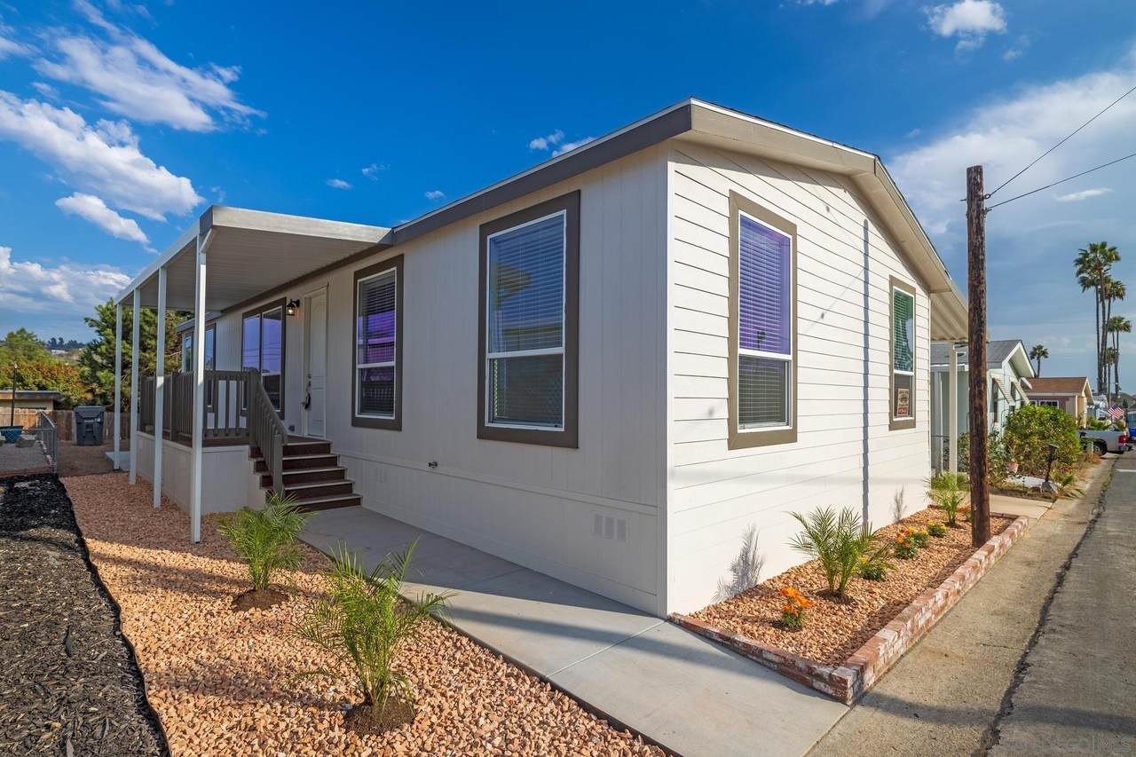 2515 Sweetwater Rd - Photo 1