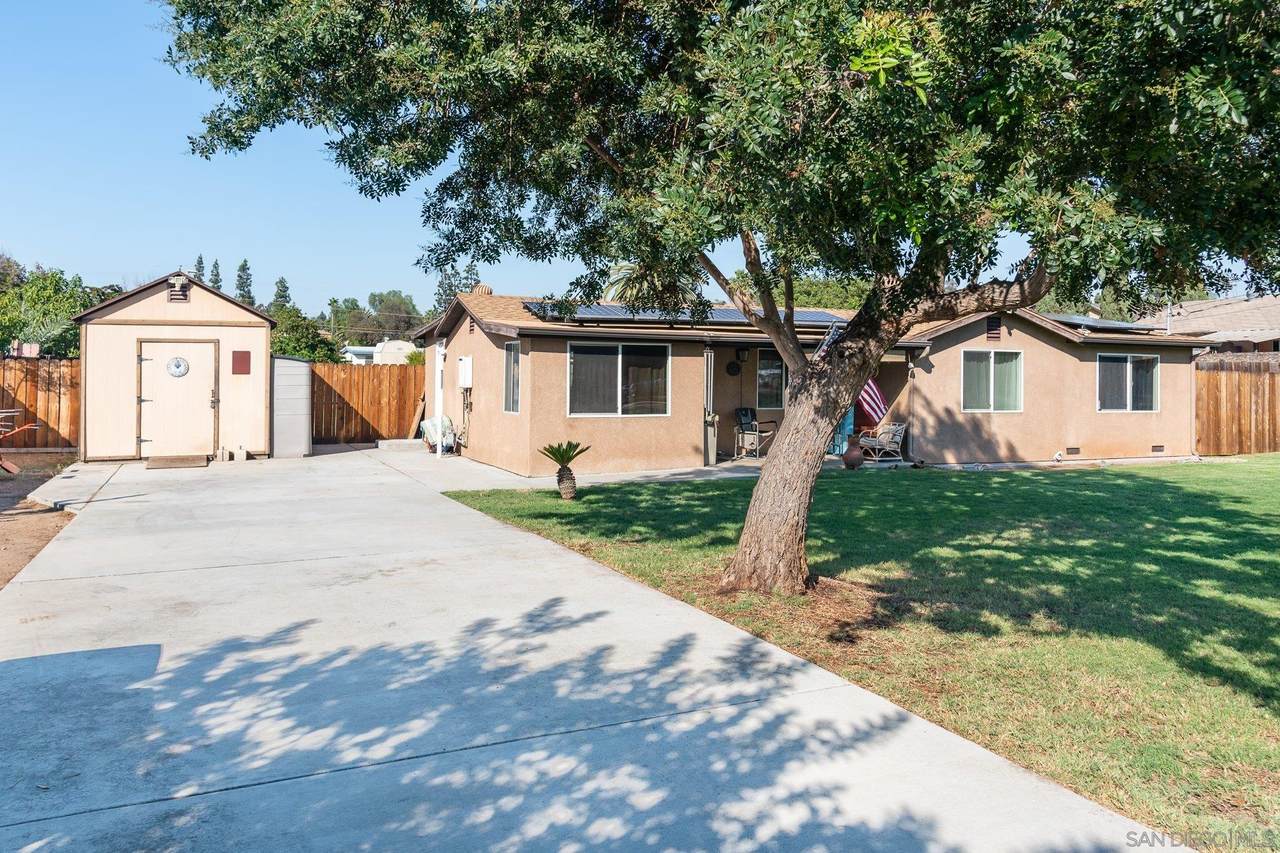 1470 Marline Ave - Photo 1