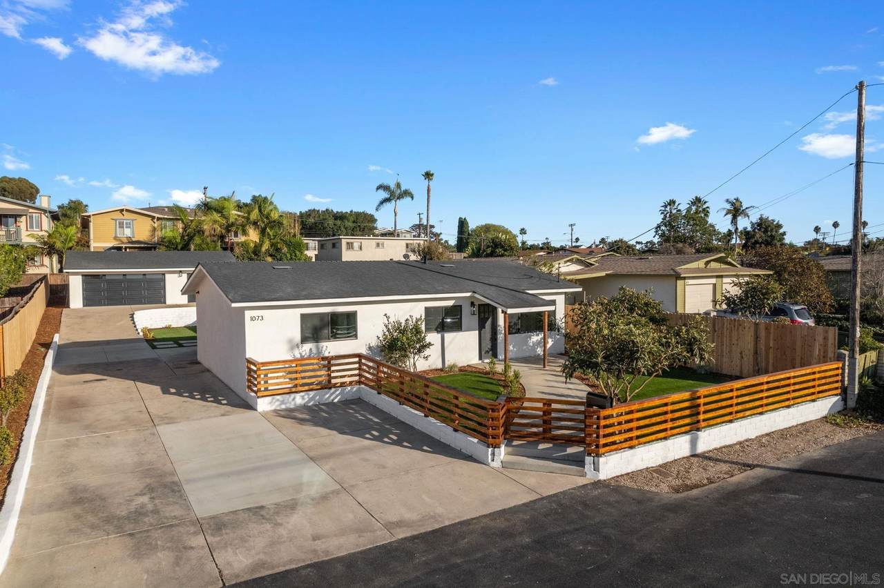 1073 Golden - Photo 1