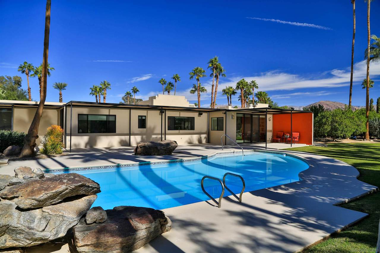 1587 De Anza Dr - Photo 1