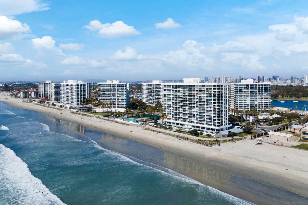 1810 Avenida Del Mundo - Photo 1