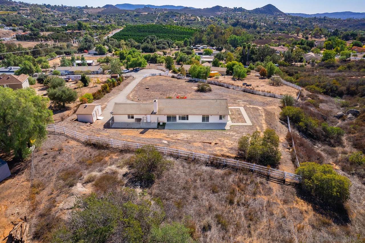 15105 Ayers Ln - Photo 1