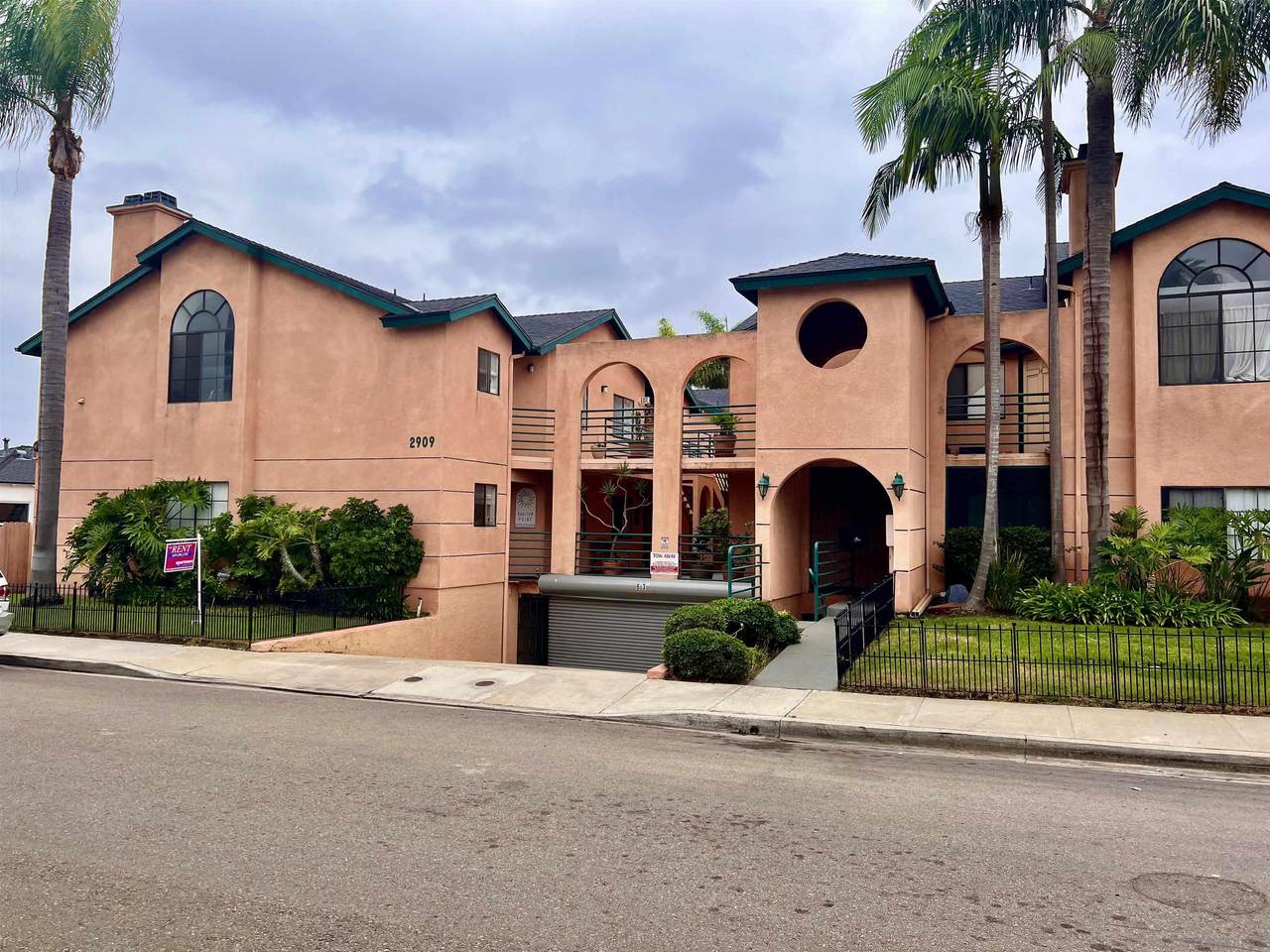 2909 Keats Street - Photo 1
