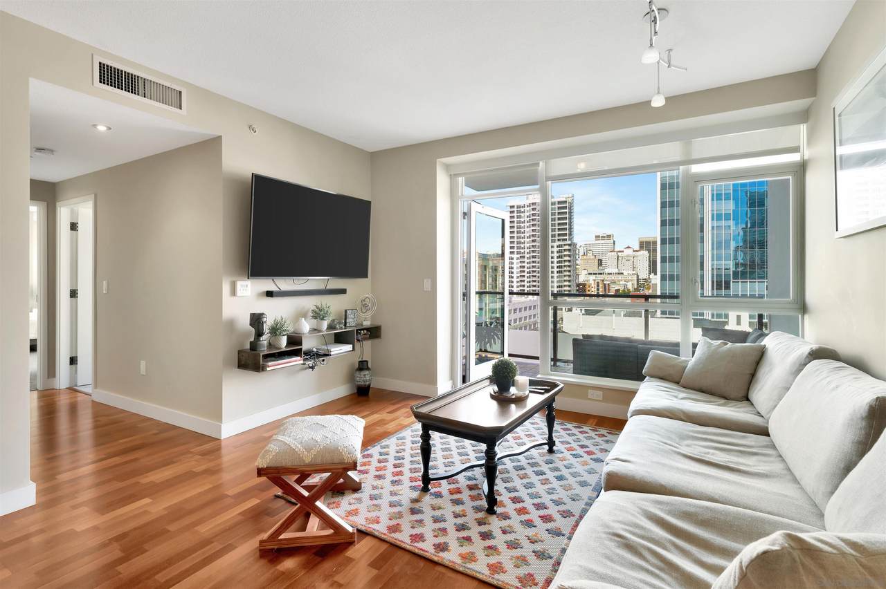 325 7Th Ave - Photo 1