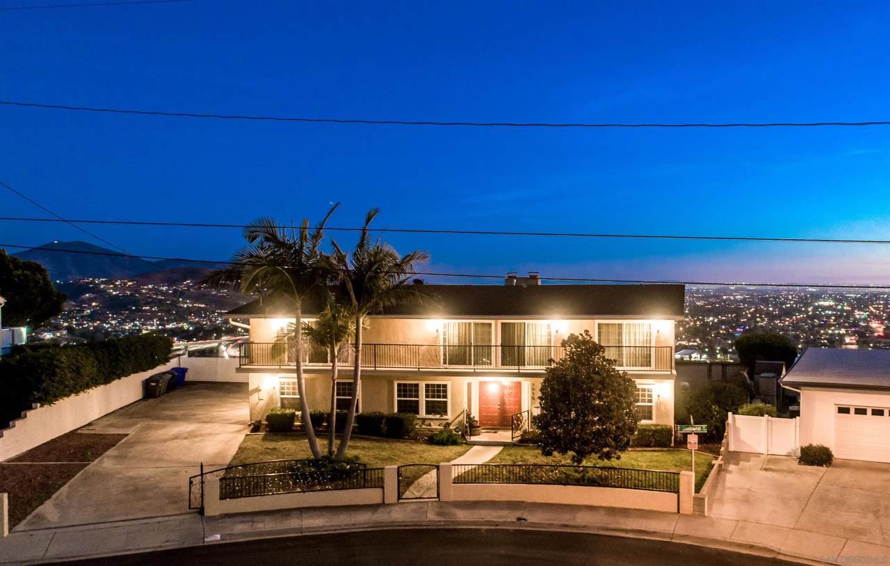 7915 Shadow Hill Drive - Photo 1