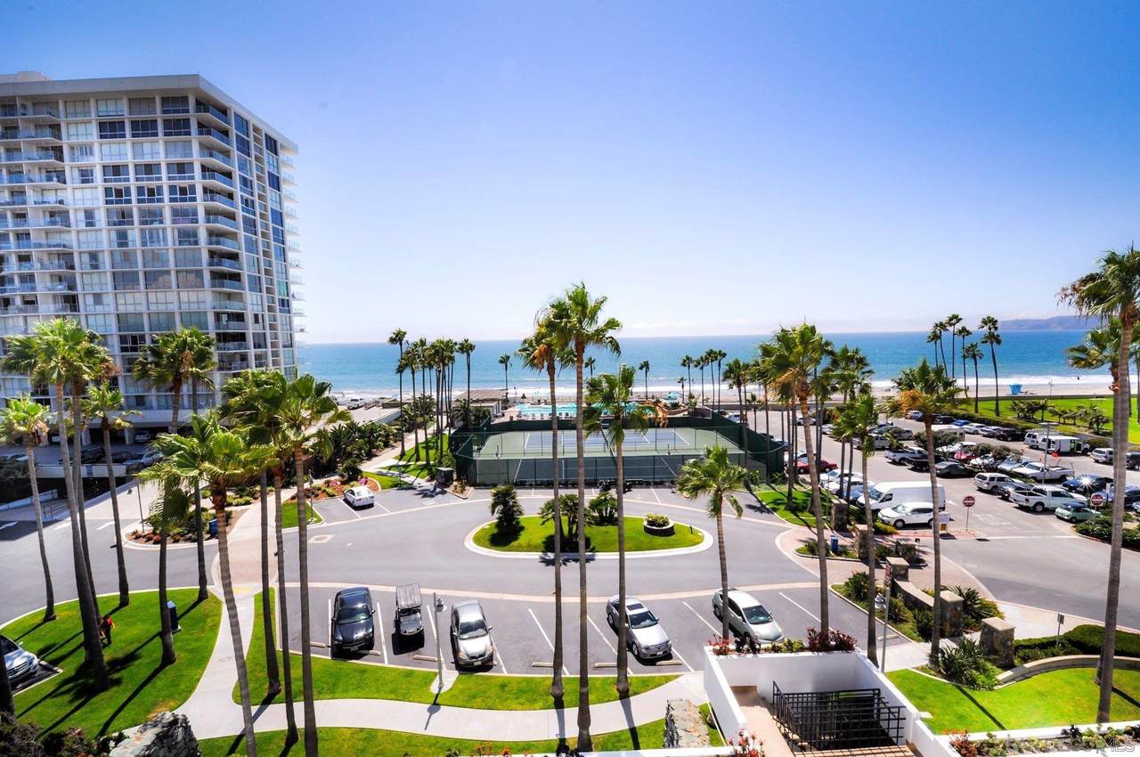 1810 Avenida Del Mundo - Photo 1