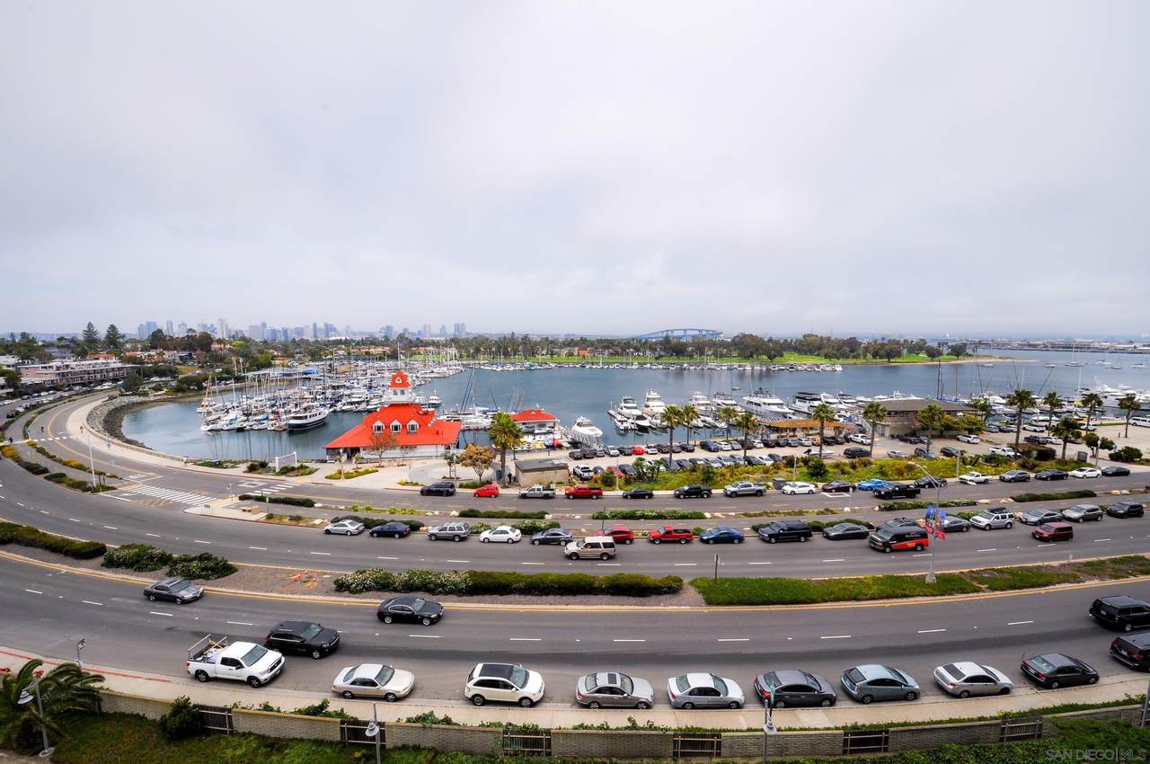 1710 Avenida Del Mundo - Photo 1