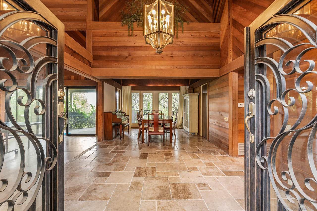 11509 Rolling Hills Drive - Photo 1