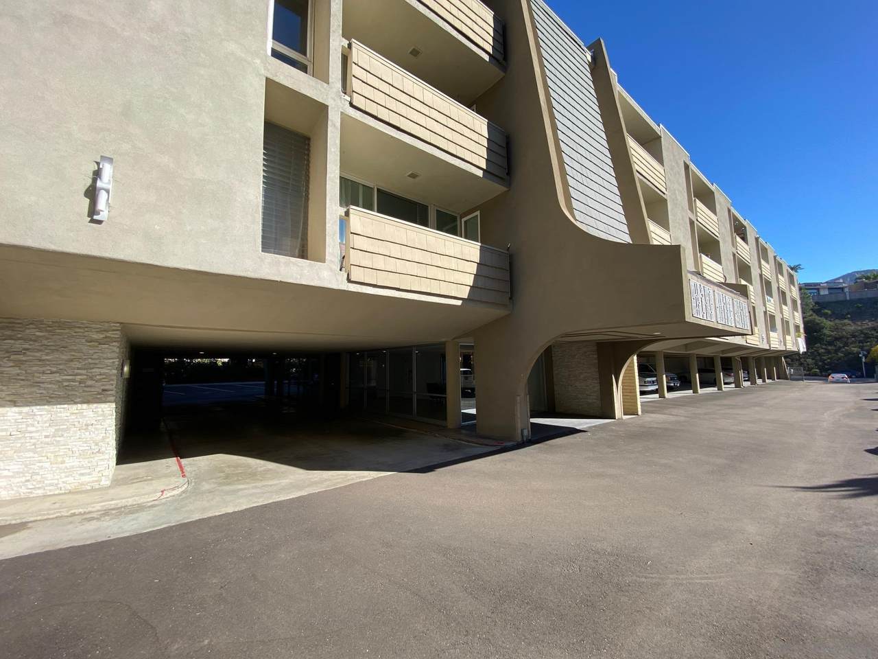 2510 Torrey Pines Rd - Photo 1